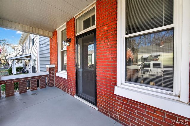 1212 N 3rd Street, St Charles, MO 63301