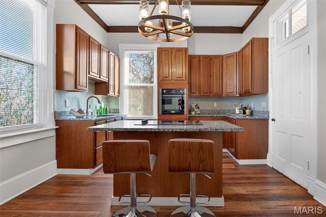 1212 N 3rd Street, St Charles, MO 63301