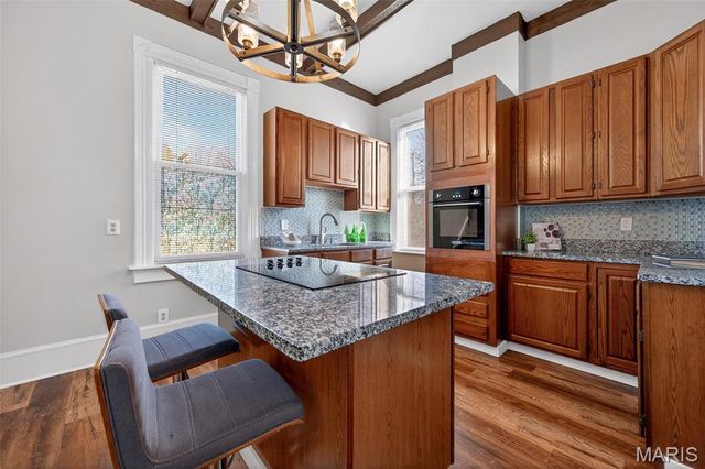 1212 N 3rd Street, St Charles, MO 63301