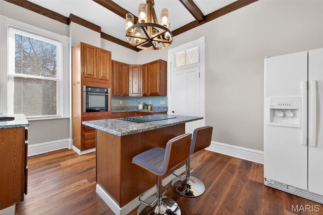 1212 N 3rd Street, St Charles, MO 63301