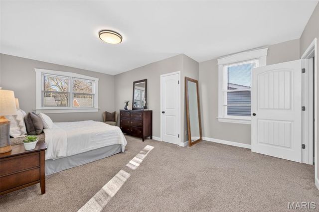 1212 N 3rd Street, St Charles, MO 63301