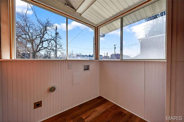 1212 N 3rd Street, St Charles, MO 63301