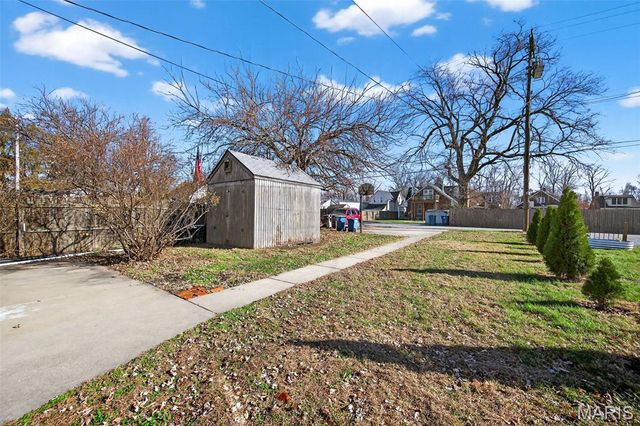 1212 N 3rd Street, St Charles, MO 63301