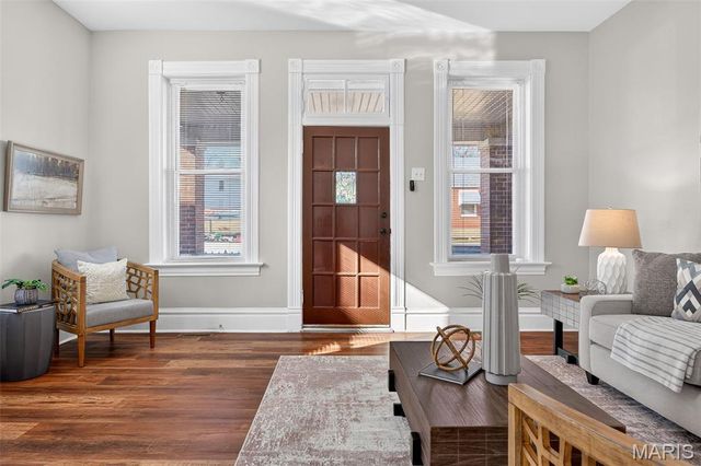 1212 N 3rd Street, St Charles, MO 63301