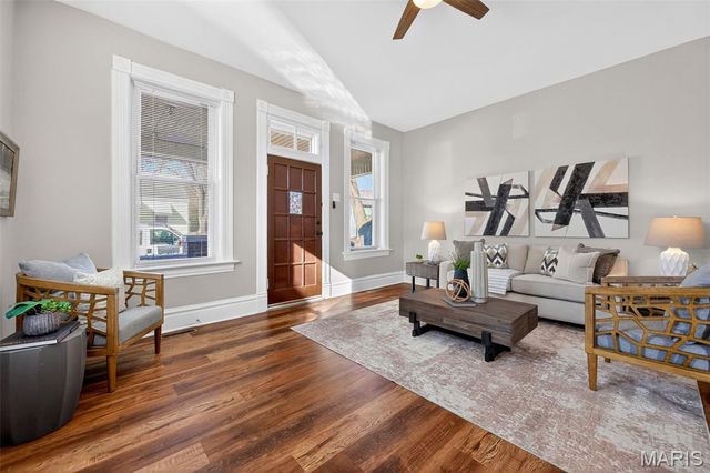 1212 N 3rd Street, St Charles, MO 63301