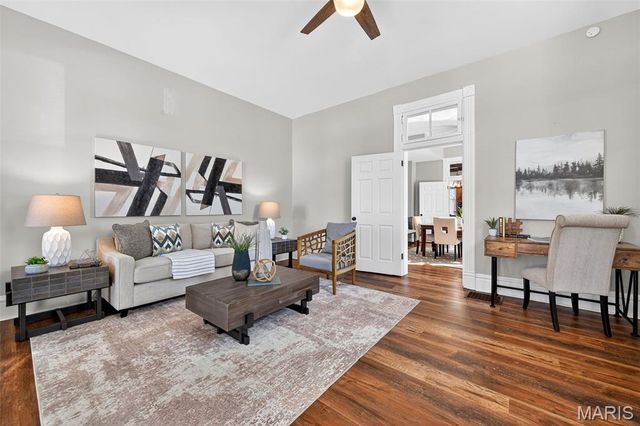 1212 N 3rd Street, St Charles, MO 63301