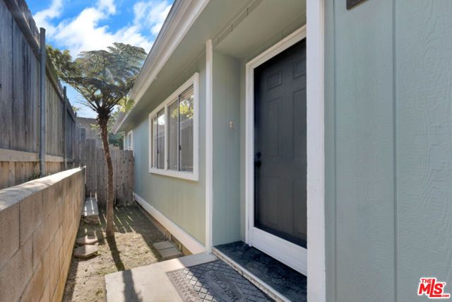 472 Hupa Street, Ventura, CA 93001