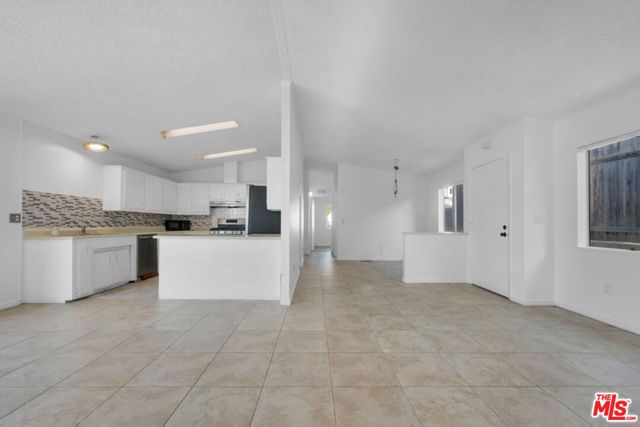 472 Hupa Street, Ventura, CA 93001