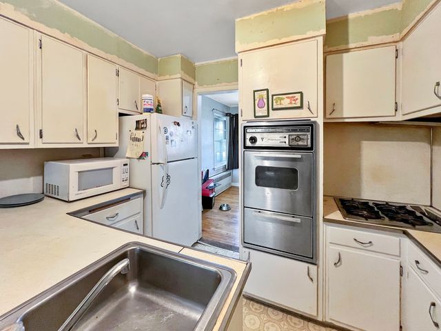 785 Saint Andrews Drive, Crete, IL 60417