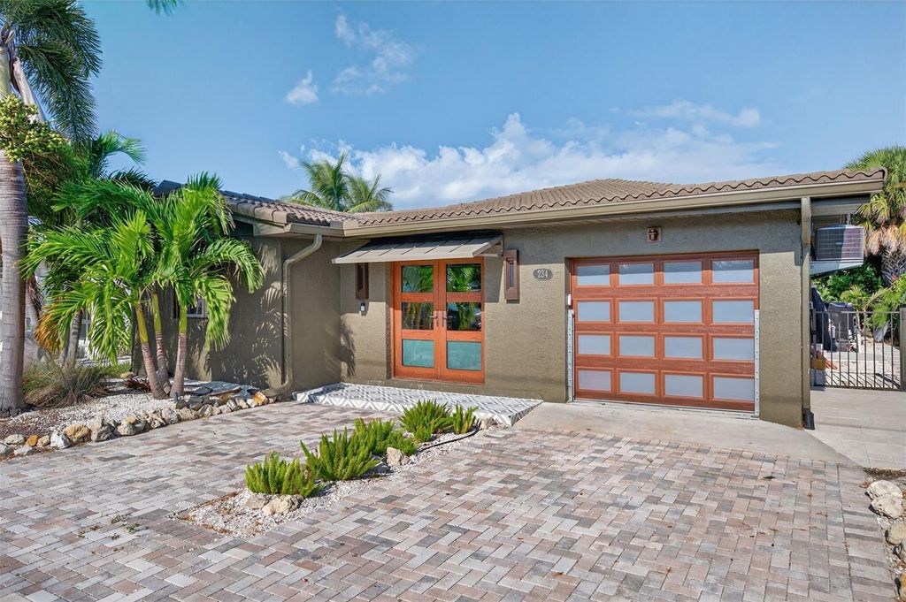 234 145TH AVENUE E, Madeira Beach, FL 33708