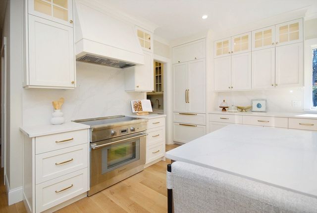 29 Saddle Road, Concord, MA 01742