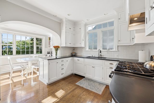 2754 Ridge Avenue, Evanston, IL 60201