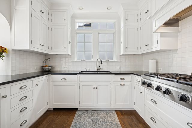 2754 Ridge Avenue, Evanston, IL 60201