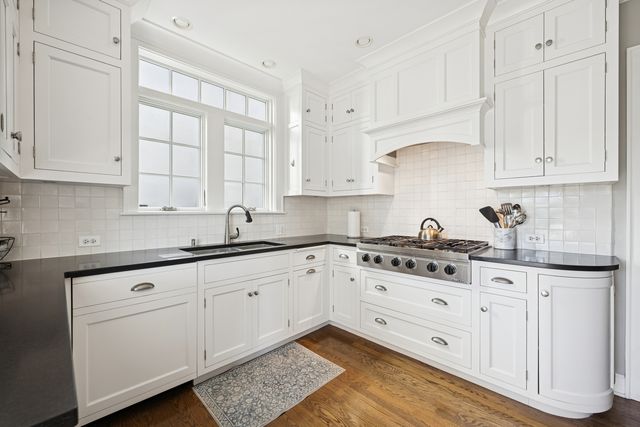 2754 Ridge Avenue, Evanston, IL 60201