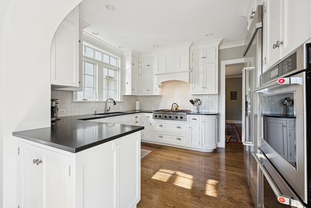 2754 Ridge Avenue, Evanston, IL 60201