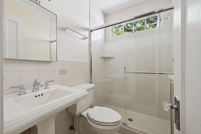 2754 Ridge Avenue, Evanston, IL 60201