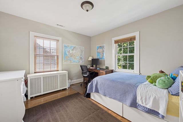 2754 Ridge Avenue, Evanston, IL 60201