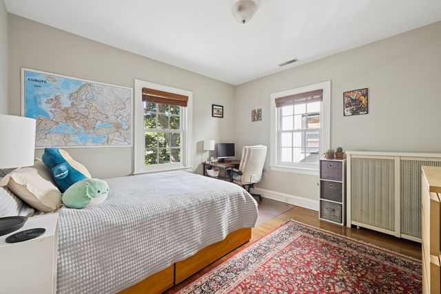 2754 Ridge Avenue, Evanston, IL 60201