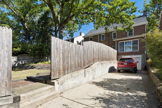 2754 Ridge Avenue, Evanston, IL 60201