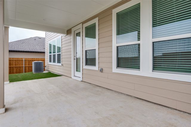 2704 Goldfinch Drive, Denton, TX 76205