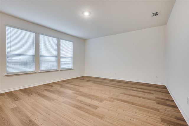 2704 Goldfinch Drive, Denton, TX 76205