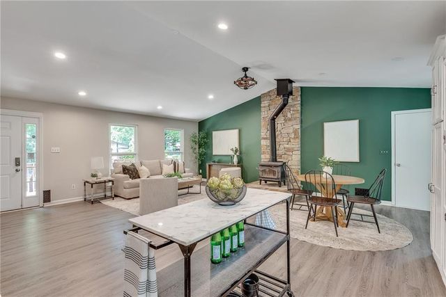 9665 Pine Thicket Way, Roswell, GA 30075