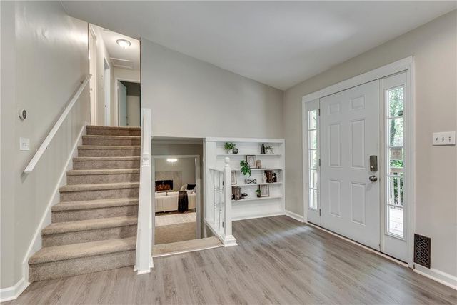 9665 Pine Thicket Way, Roswell, GA 30075