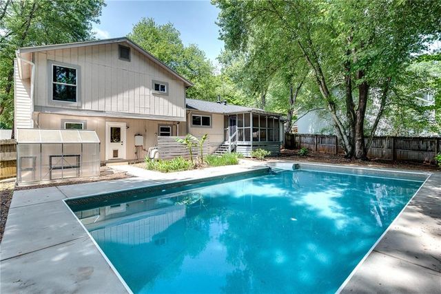 9665 Pine Thicket Way, Roswell, GA 30075