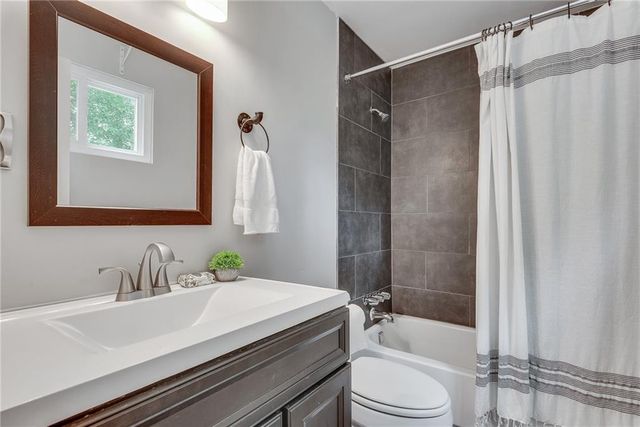 9665 Pine Thicket Way, Roswell, GA 30075