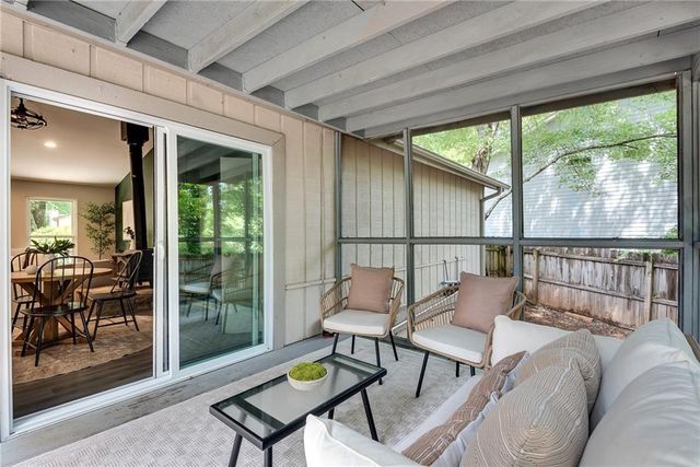 9665 Pine Thicket Way, Roswell, GA 30075