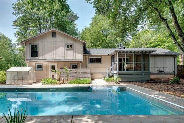 9665 Pine Thicket Way, Roswell, GA 30075