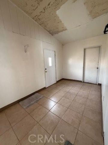 16366 Walnut, Hesperia, CA 92345