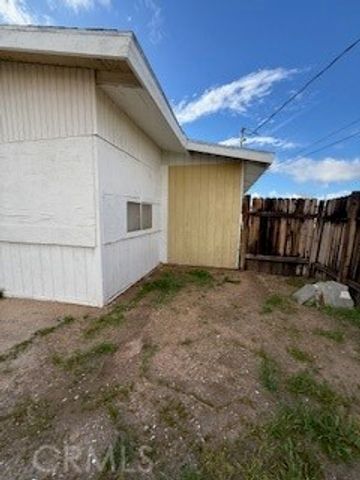 16366 Walnut, Hesperia, CA 92345