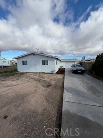 16366 Walnut, Hesperia, CA 92345