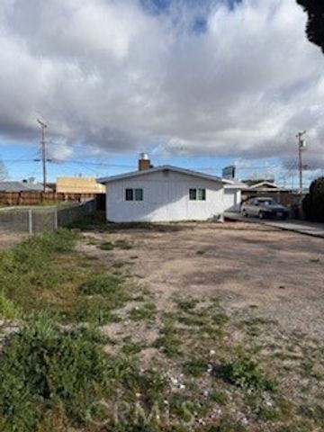 16366 Walnut, Hesperia, CA 92345