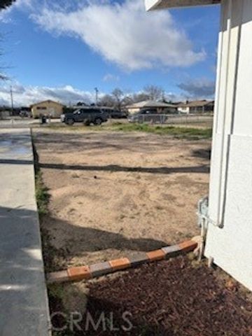 16366 Walnut, Hesperia, CA 92345