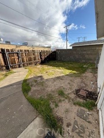 16366 Walnut, Hesperia, CA 92345