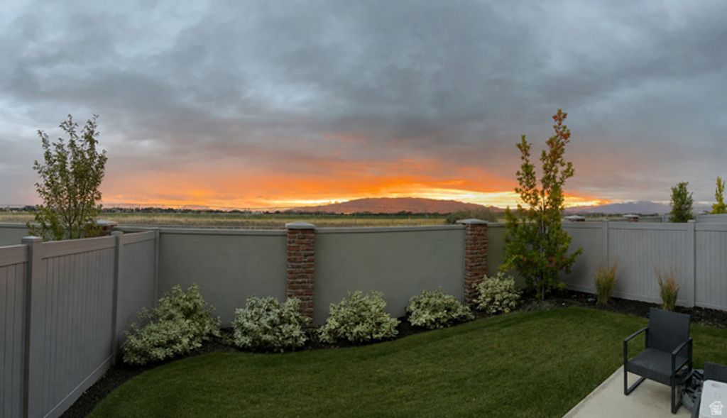 4939 W WILLOWBANK DR, Highland, UT 84003 — exterior