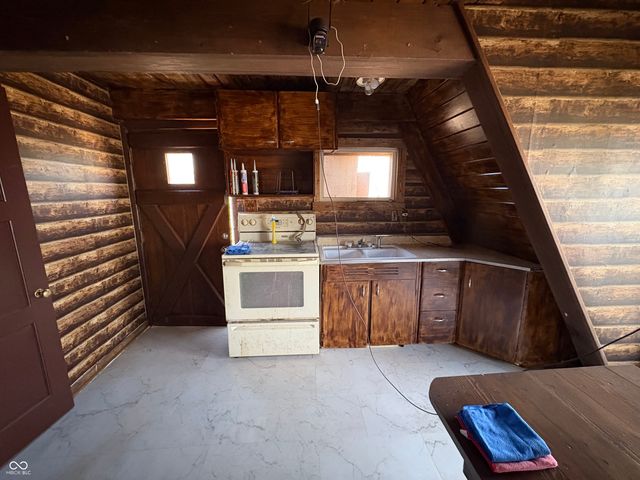 6155 Private Road 1125 N, Poland, IN 47868