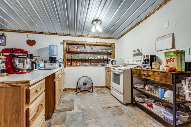 1590 Farm Road 2352, Sumner, TX 75486