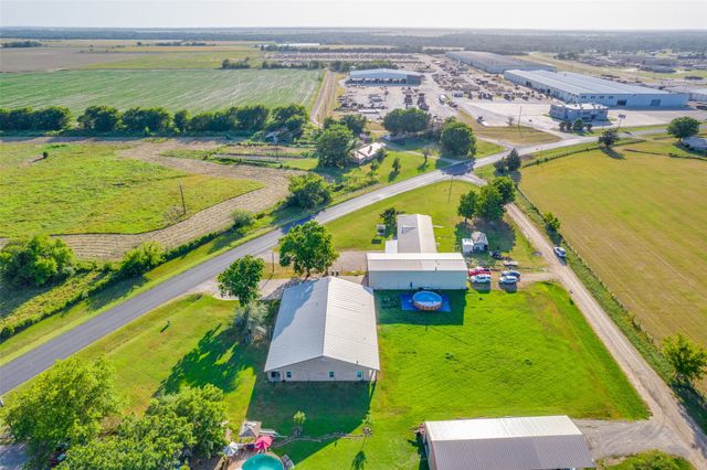1590 Farm Road 2352, Sumner, TX 75486