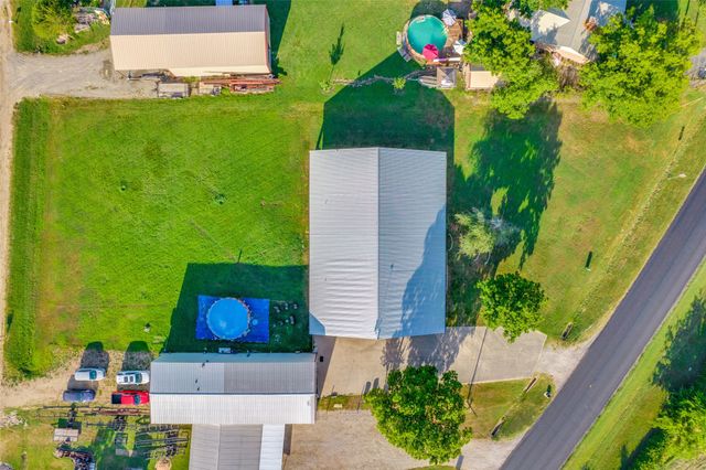 1590 Farm Road 2352, Sumner, TX 75486