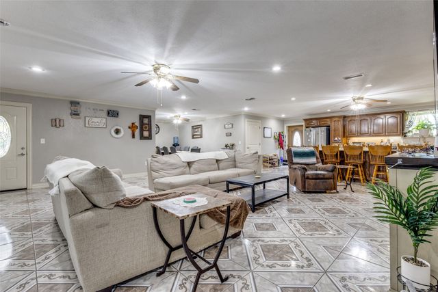 1590 Farm Road 2352, Sumner, TX 75486