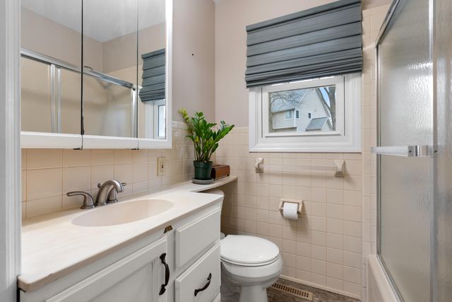 1517 Royal Oak Avenue, Portage City, MI 49024