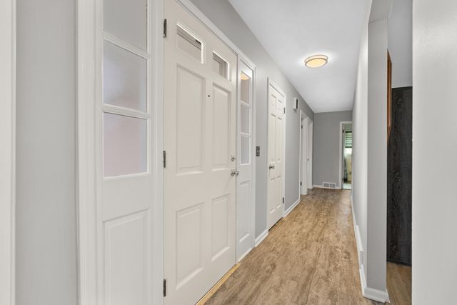 1517 Royal Oak Avenue, Portage City, MI 49024