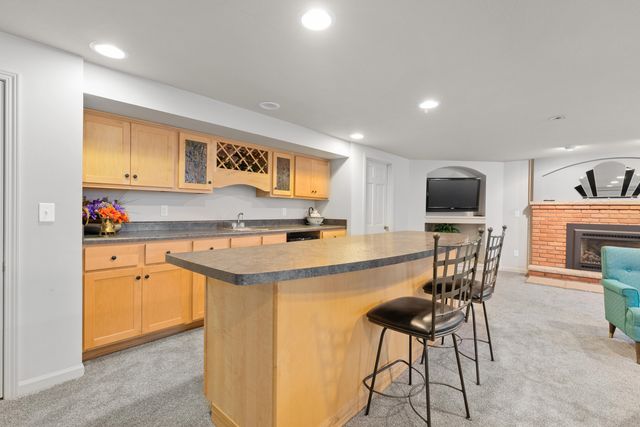 1517 Royal Oak Avenue, Portage City, MI 49024