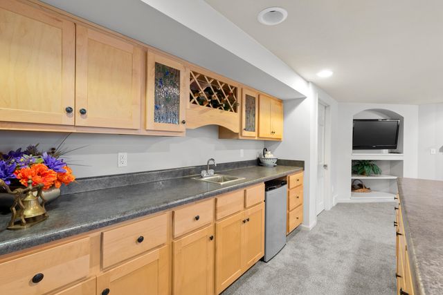 1517 Royal Oak Avenue, Portage City, MI 49024