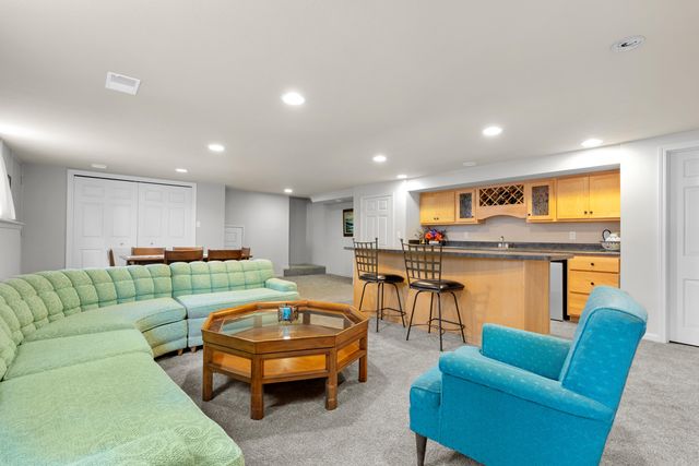 1517 Royal Oak Avenue, Portage City, MI 49024