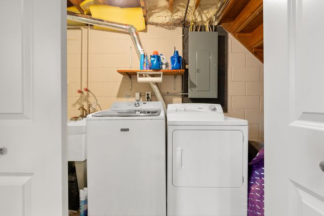 1517 Royal Oak Avenue, Portage City, MI 49024