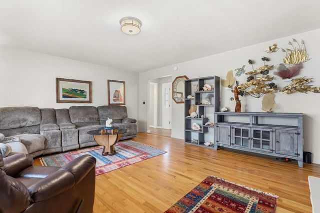 1517 Royal Oak Avenue, Portage City, MI 49024